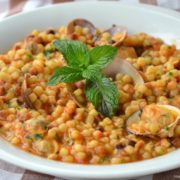 Fregola con arselle
